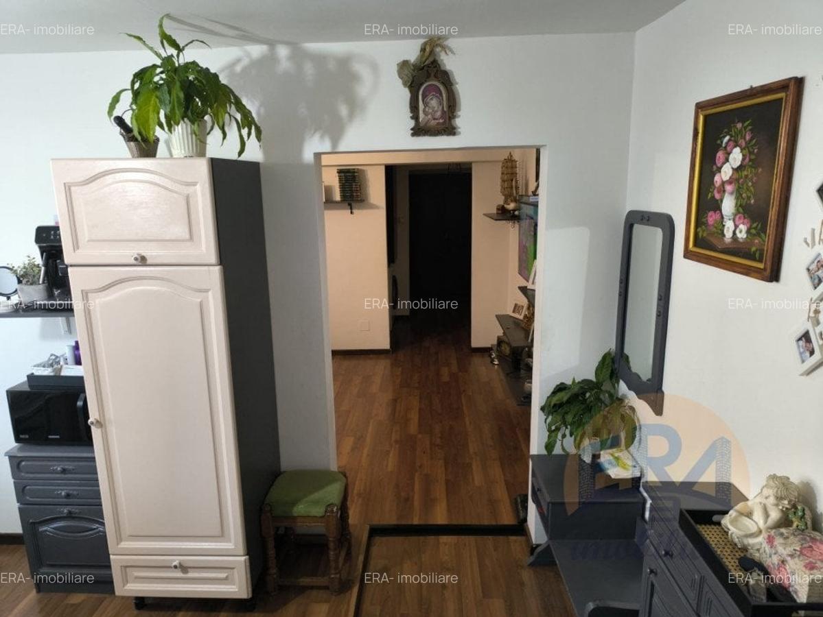 Apartament cu 3 camere semidecomandat, mobilat în Rogerius - 6