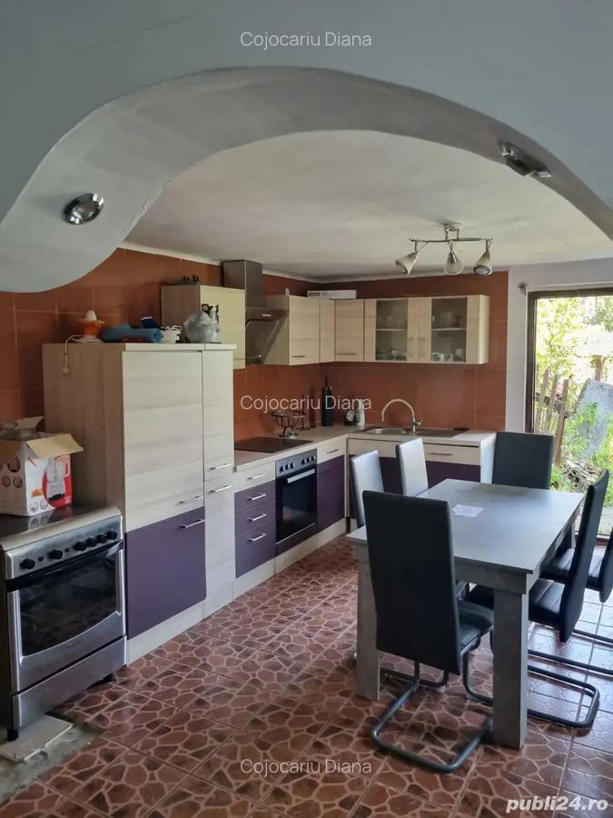 Casa de Vanzare 5 camere - 2