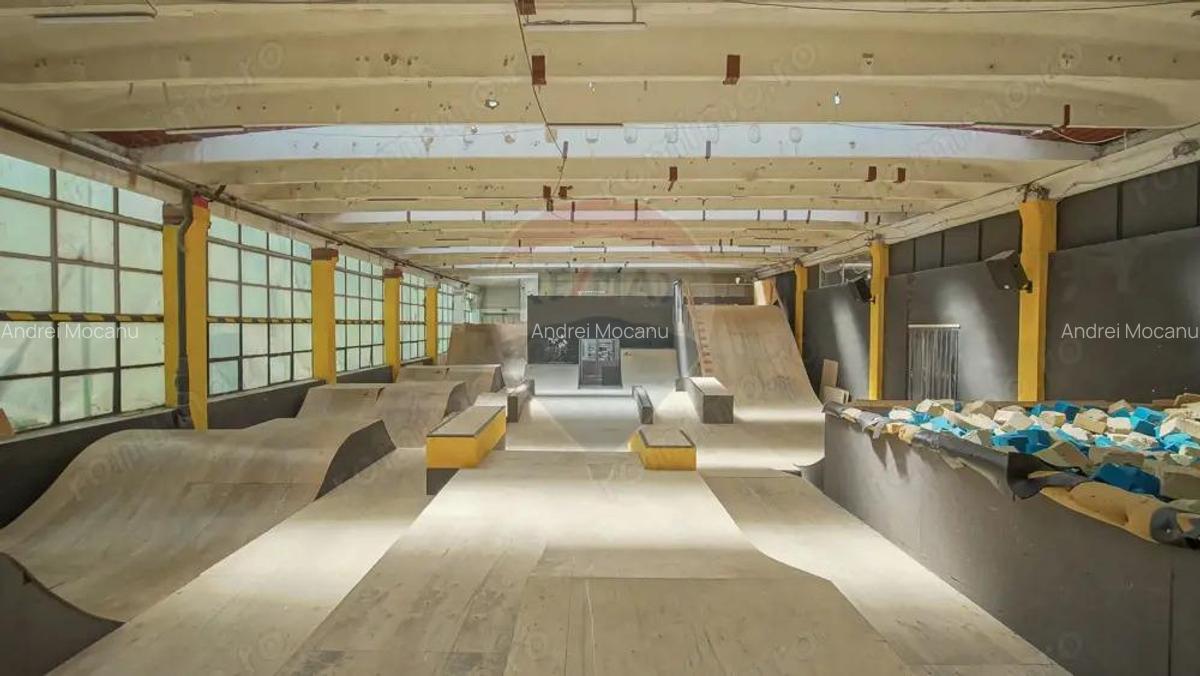 Spa?iu comercial de 2,491mp de vanzare in zona Bartolomeu - 11