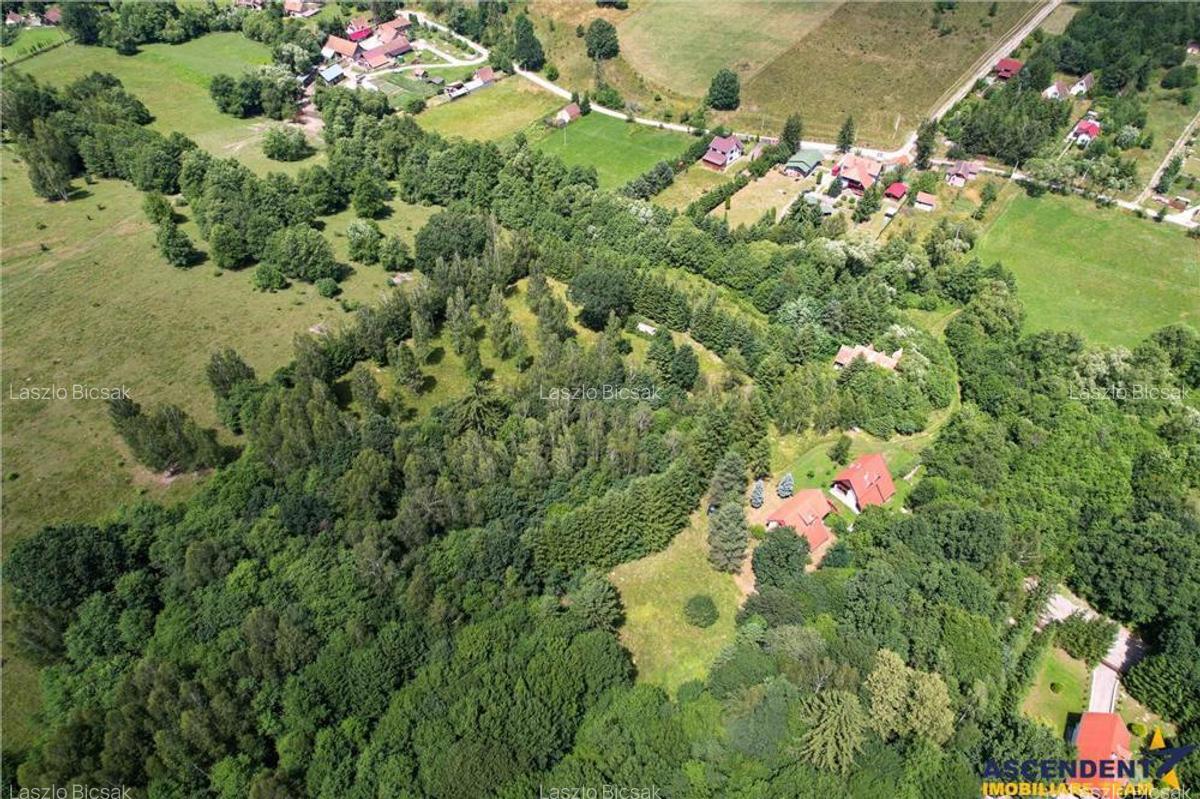 6.300mp teren,rezidenta vacanta invetitional,in fascinant cadru,Ozunca Bai, Covasna - 2