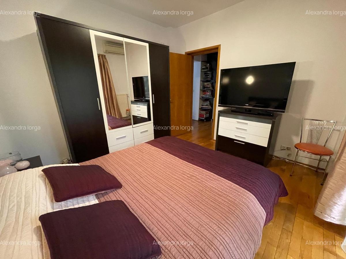 APARTAMENT IN VILĂ 5 CAMERE,4 BĂI,3 TERASE,2 LOCURI DE PARCARE,CURTE - 14