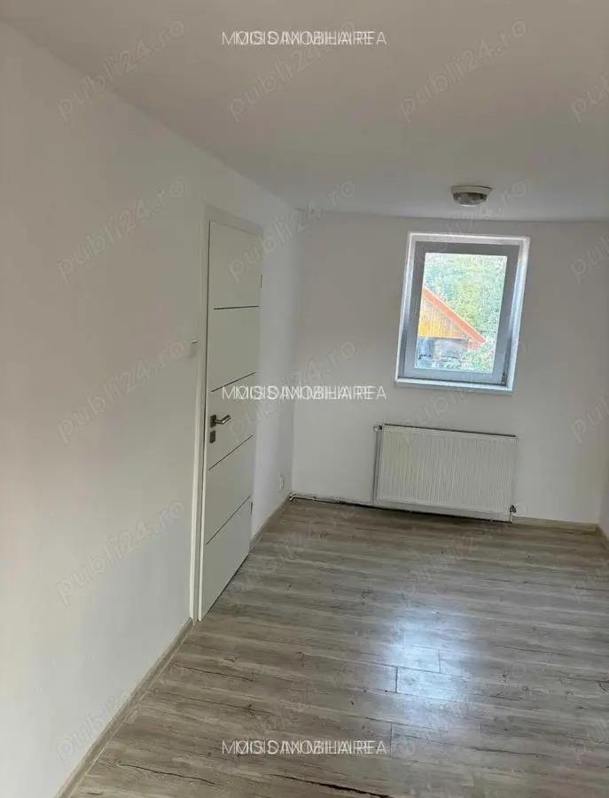 Vand casa zona lazaret mall gara - 2 Vand casa zona lazaret mall gara - 2