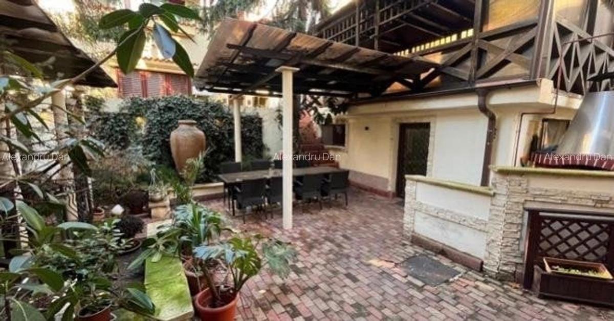 Vila individuala  de vanzare- zona Capitale - 18