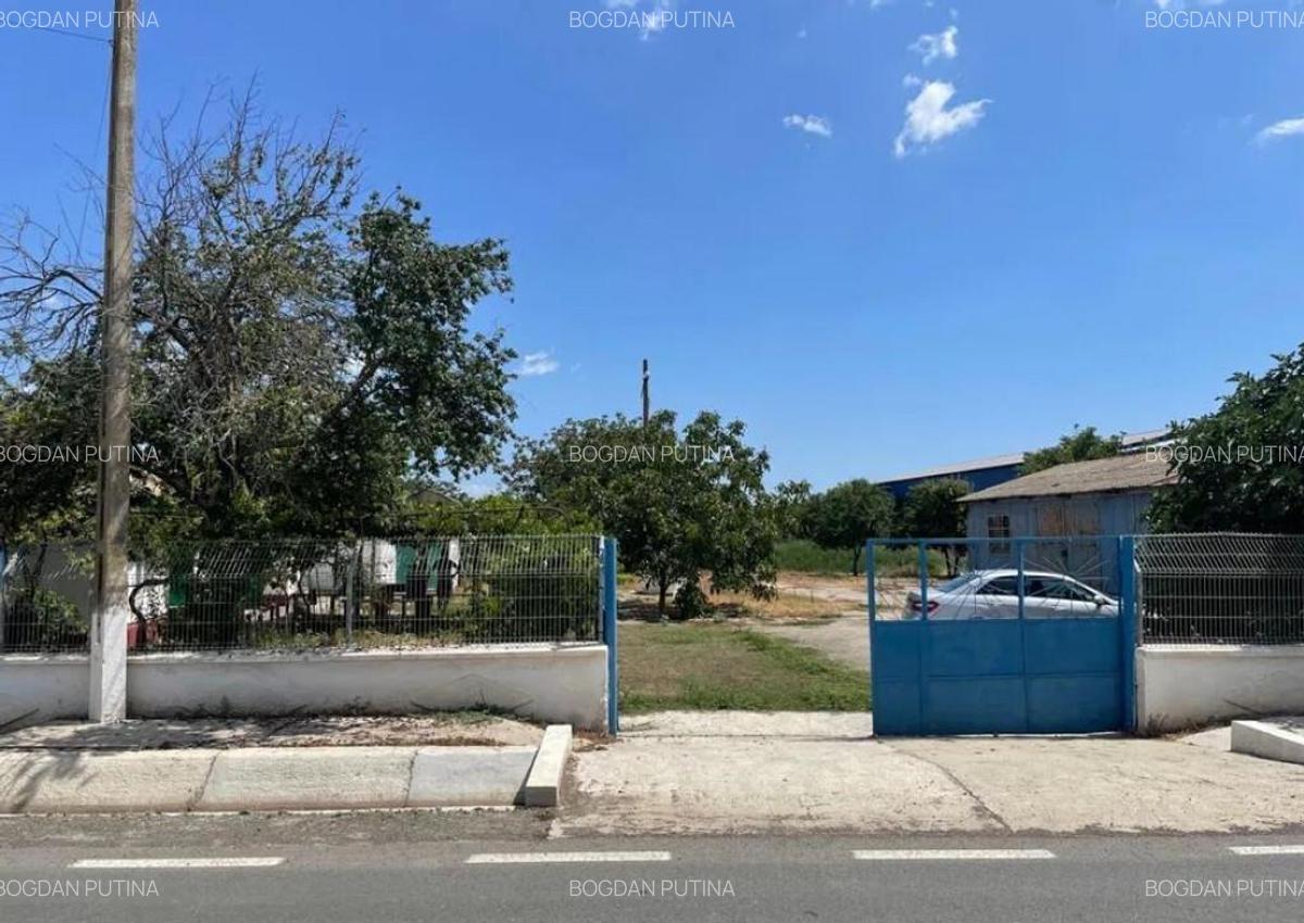 Casa cu teren 4000mp - 4