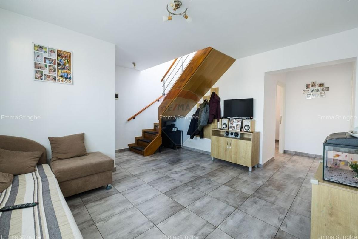 Apartament cu 3 camere decomandat, mobilat în Sânpetru - 2