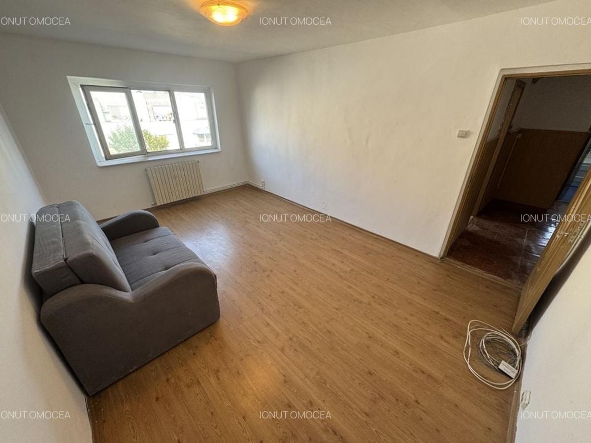 Apartament 2 camere zona Poarta 6 - 1