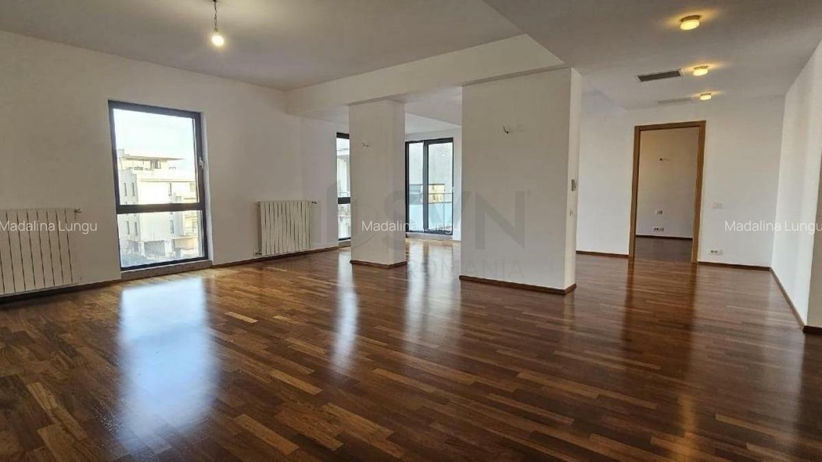 Apartament cu 4 camere decomandat în Băneasa - 2