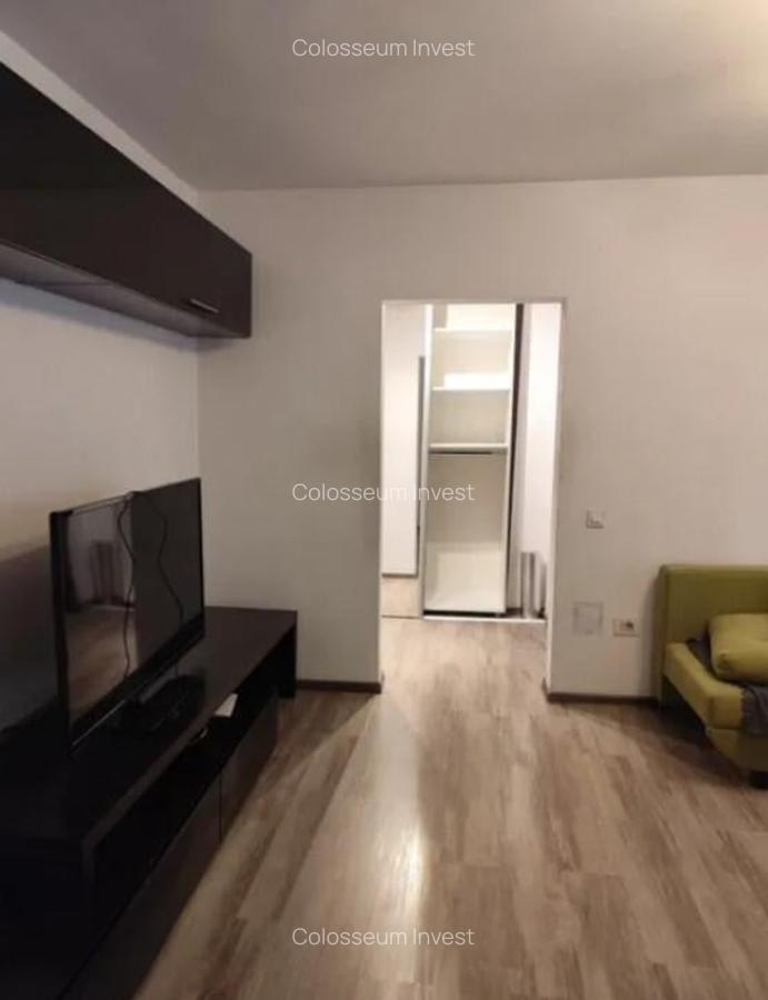 Apartament 2 camere, semidecomandat - zona Vlahuta - 2