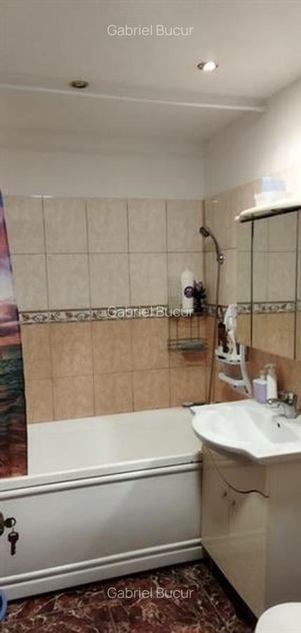 Vanzare Apartament 2 Camere Decomandat Aparatorii Patriei-Anton Bacalbasa - 4
