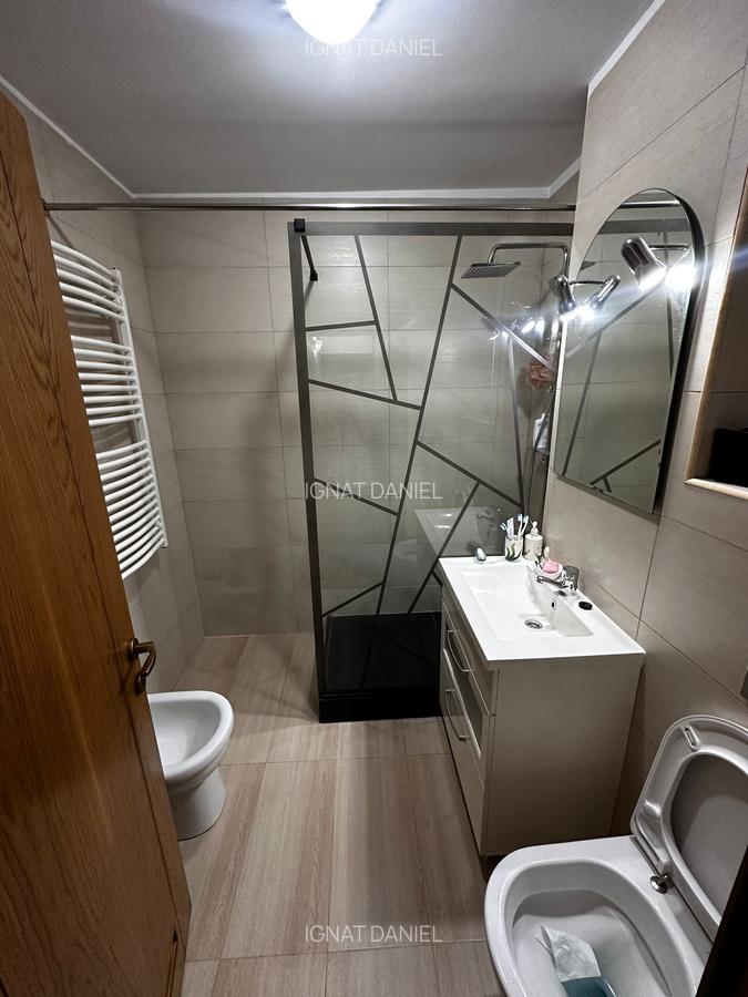 Apartament cu 3 camere decomandat, zona Nicolina - 8