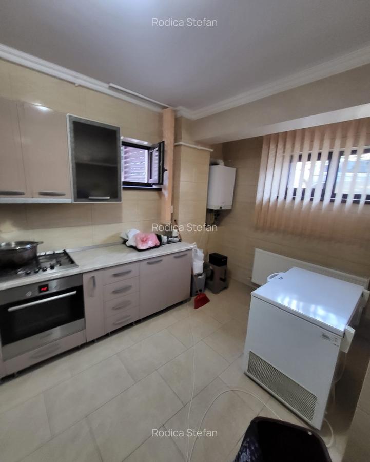 Apartament cu 4 camere decomandat în Dămăroaia - 6
