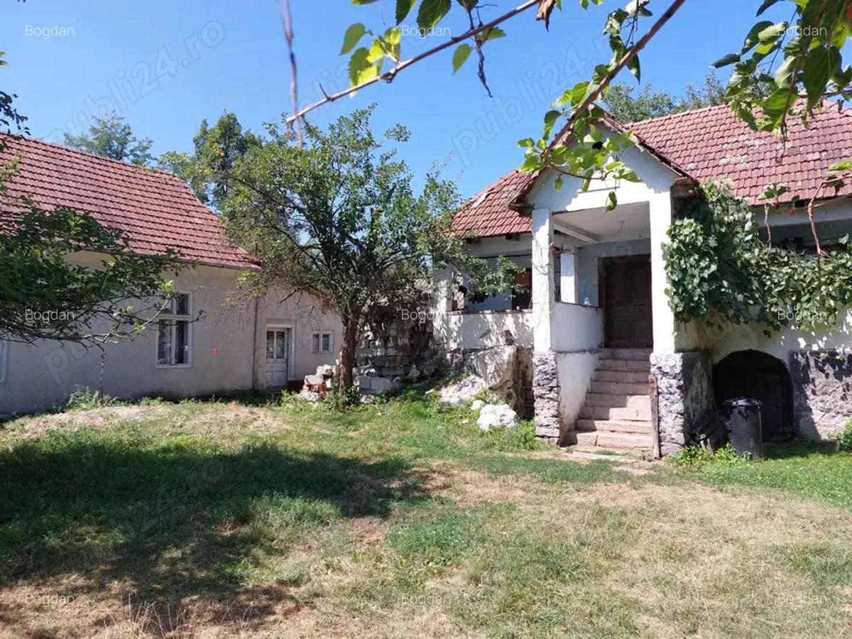Casa, curte ?i gradina in Densu? - 3