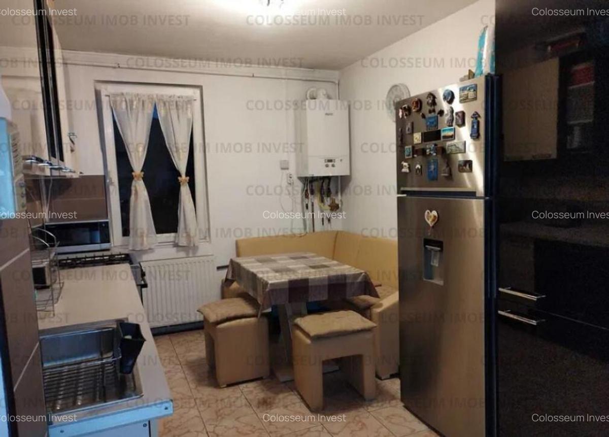 Apartament 4 camere, semidecomandat - zona Tractorul - 2