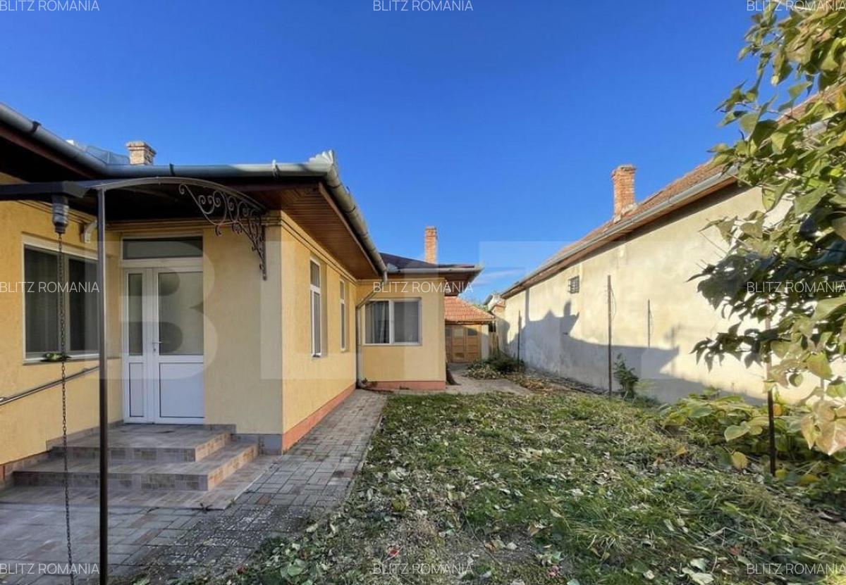 Casa cu 3 camere de inchiriat in zona Centrala - 1