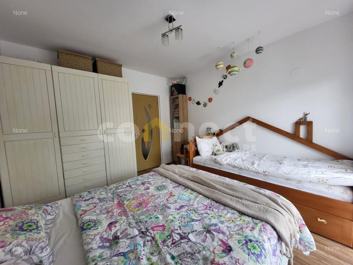 Apartament de 2 camere, semidecomandat, cu parcare. - 29