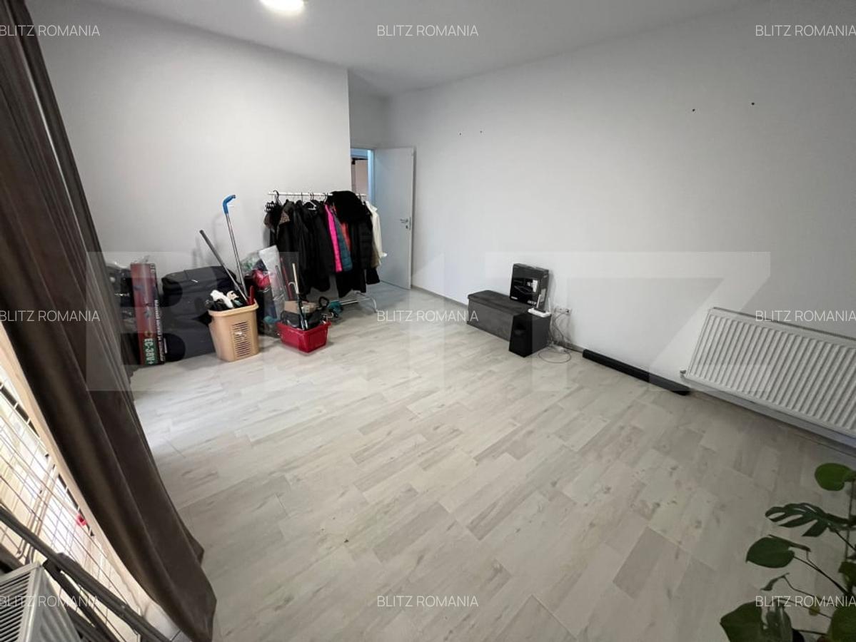 Apartament de vanzare, cu 3 camere, 80 mp, zona Sud - 1