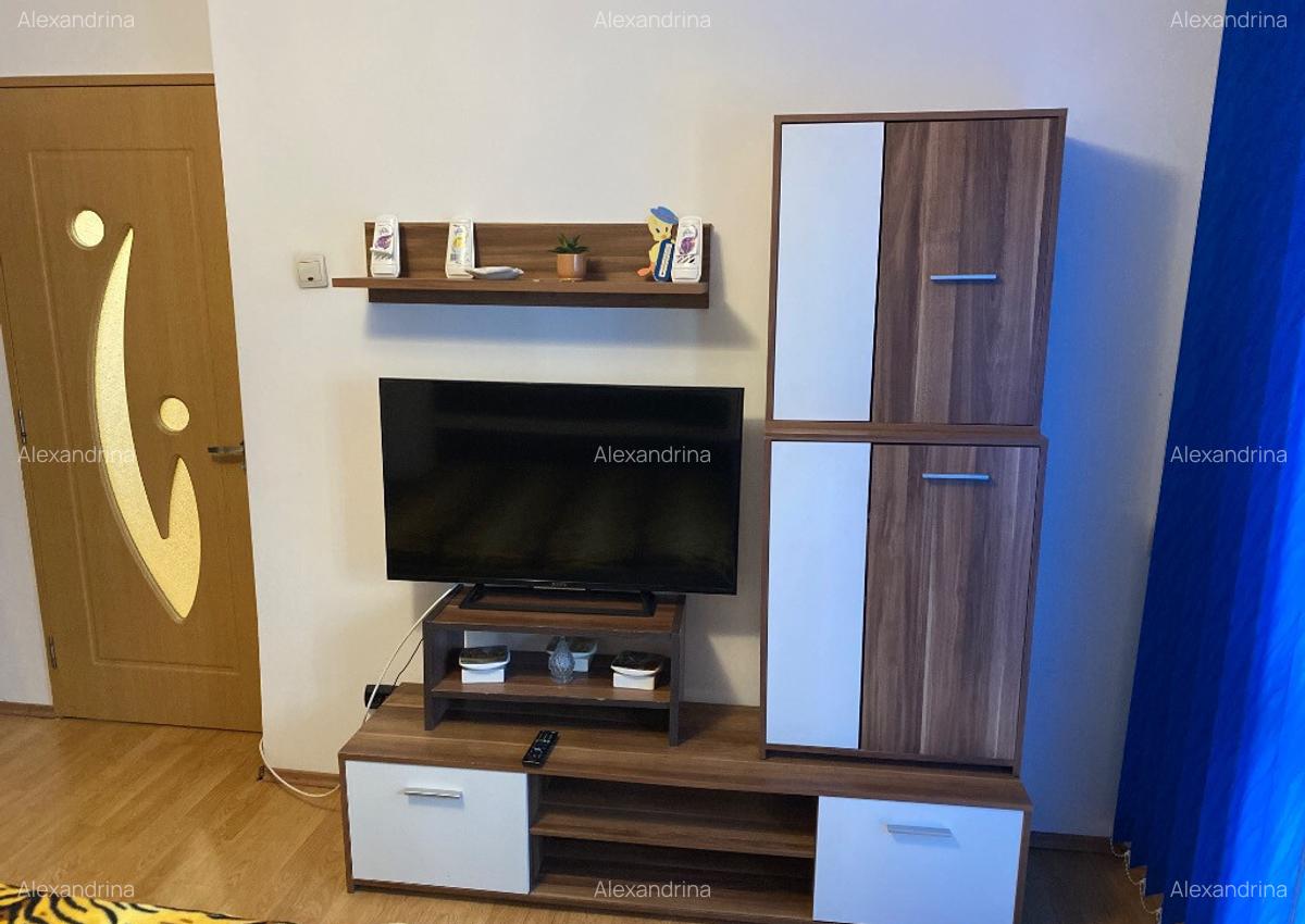 Inchiriez ap dotat cu 4 camere, modern, str. Ta?nad, Cluj - 4 Inchiriez ap dotat cu 4 camere, modern, str. Ta?nad, Cluj - 4