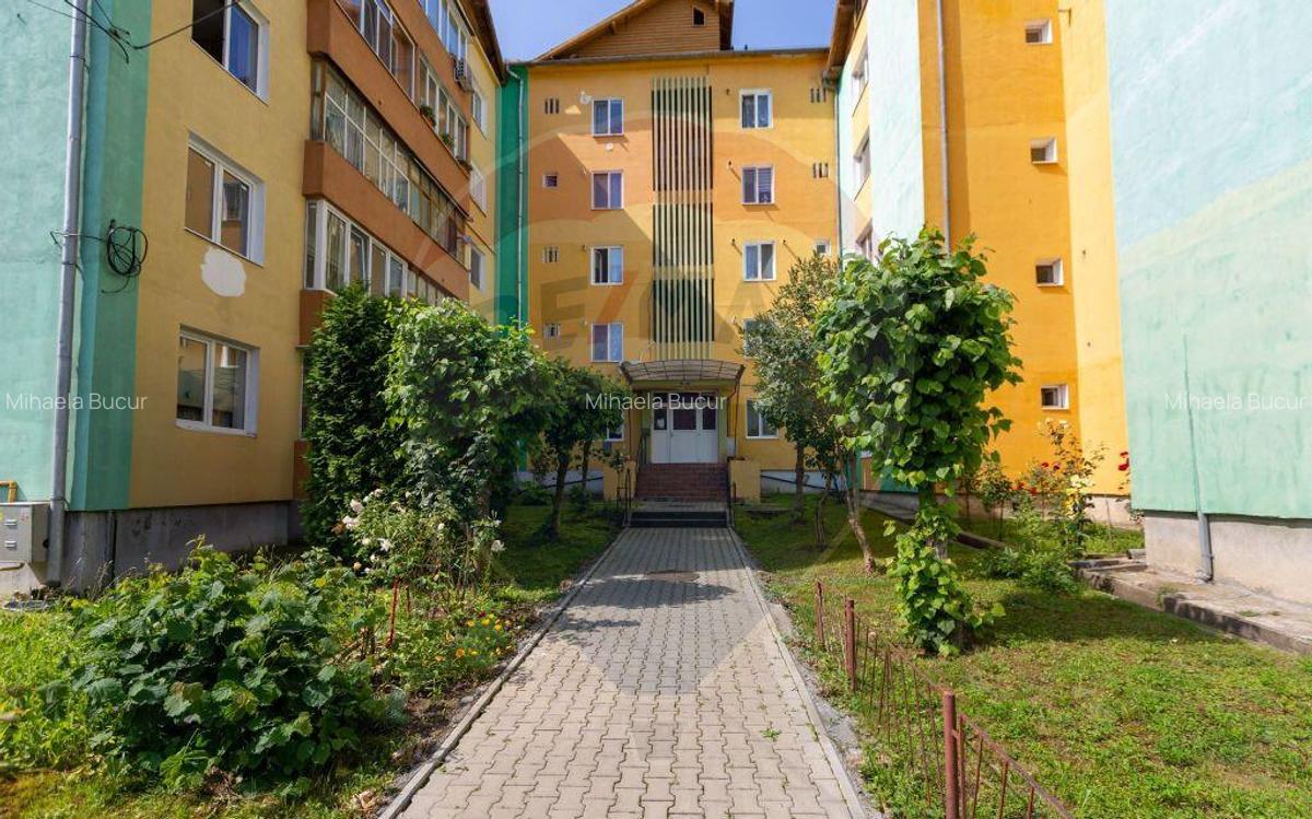 Apartament cu 3 camere decomandate, langa liecul SNG - 11