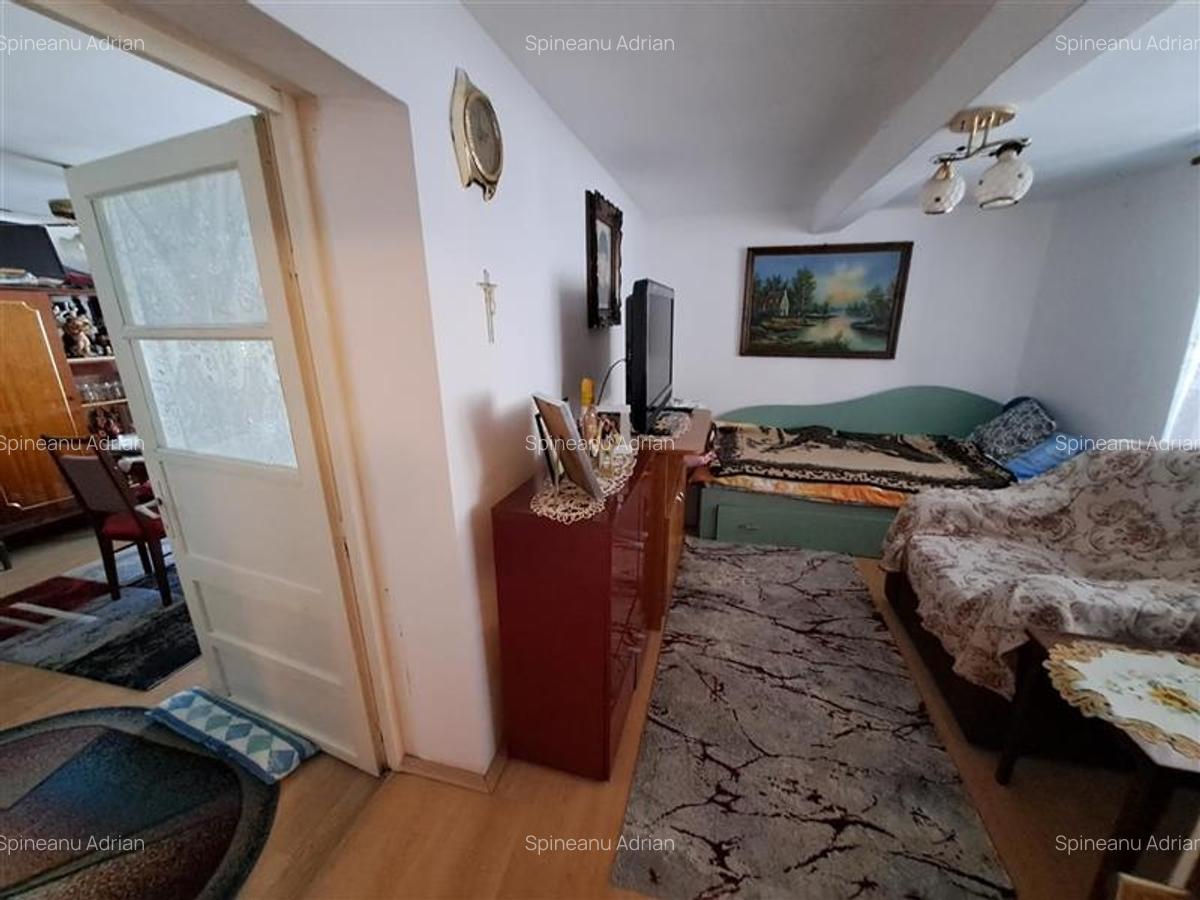Casa individuala  Mehala aproape de Piata -Profi, 22 m front stradal - 2