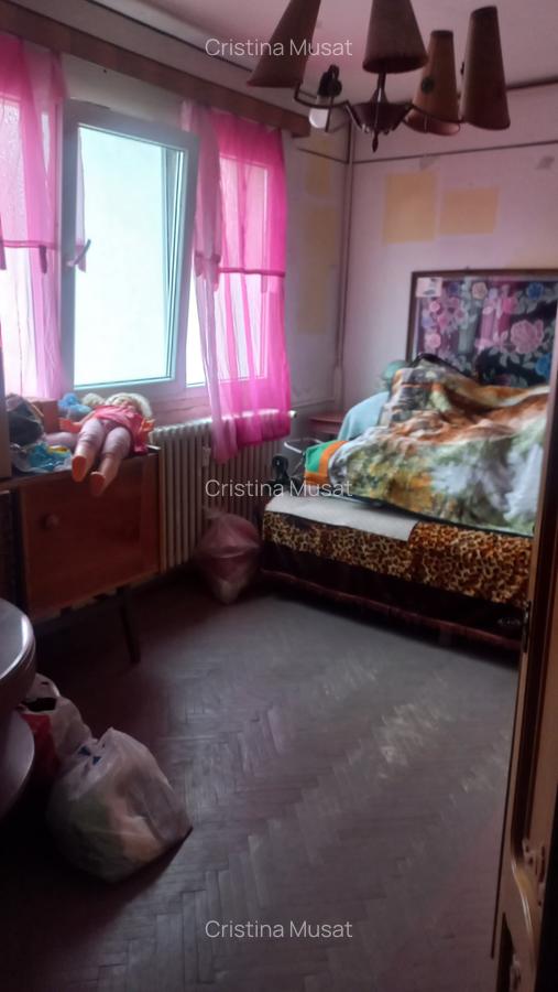 Titan-aleea Postavarului-bloc 4 etaje - 10