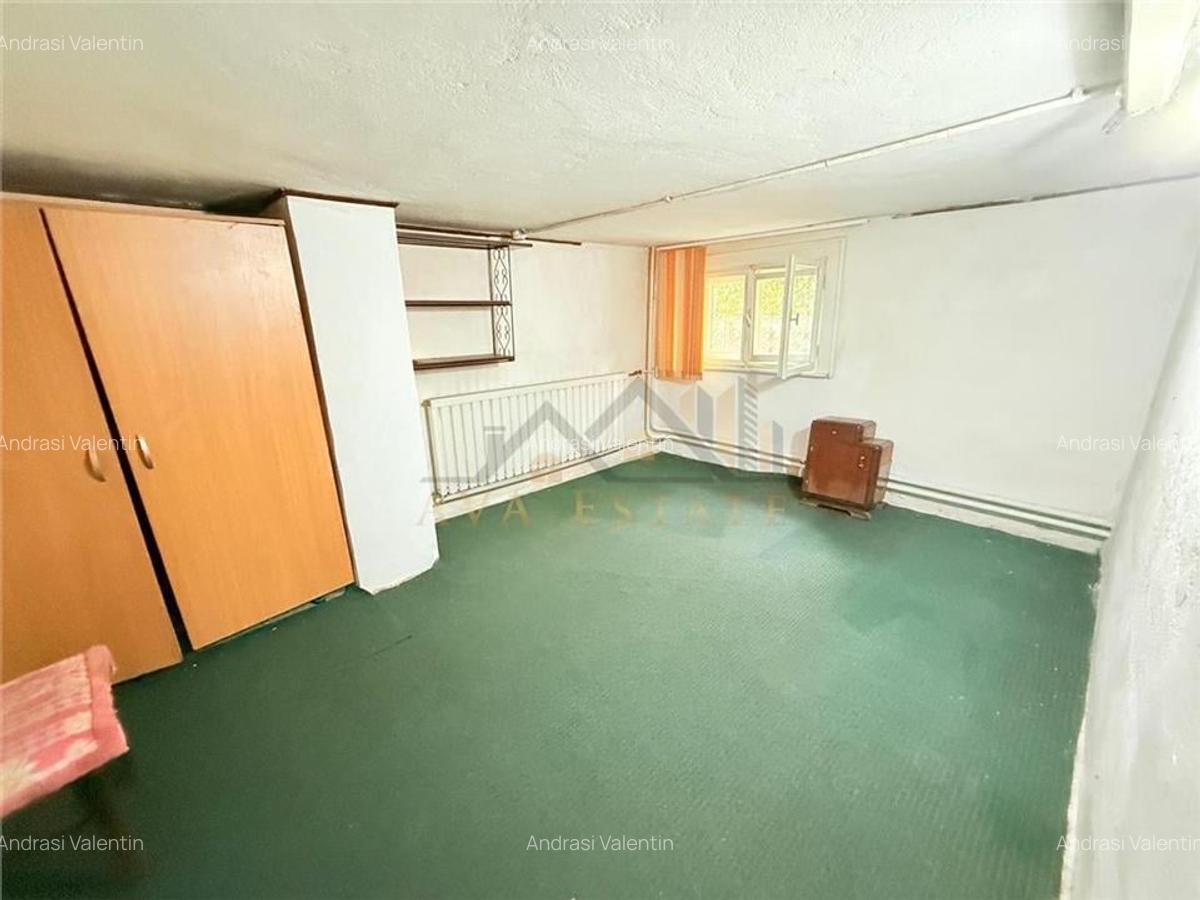 Casa individuala 9 camere, 3 bai, garaj, teren 350 mp - Zona Cetatii/ Hotel MERC - 16 Casa individuala 9 camere, 3 bai, garaj, teren 350 mp - Zona Cetatii/ Hotel MERC - 16