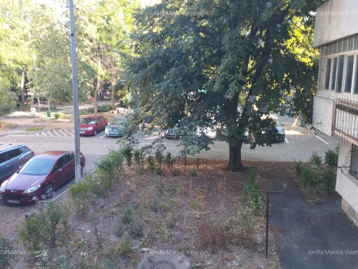 Vand apartament 3 camere decomandat, 85 mp, etaj 1 din 4, Mun. Calarasi, Cartier Mircea Voda - 1 Vand apartament 3 camere decomandat, 85 mp, etaj 1 din 4, Mun. Calarasi, Cartier Mircea Voda - 1