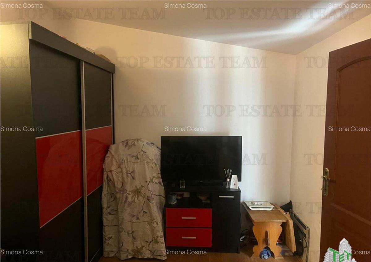 De 2 apartamente si demisol in vila, Piata Romana - 18
