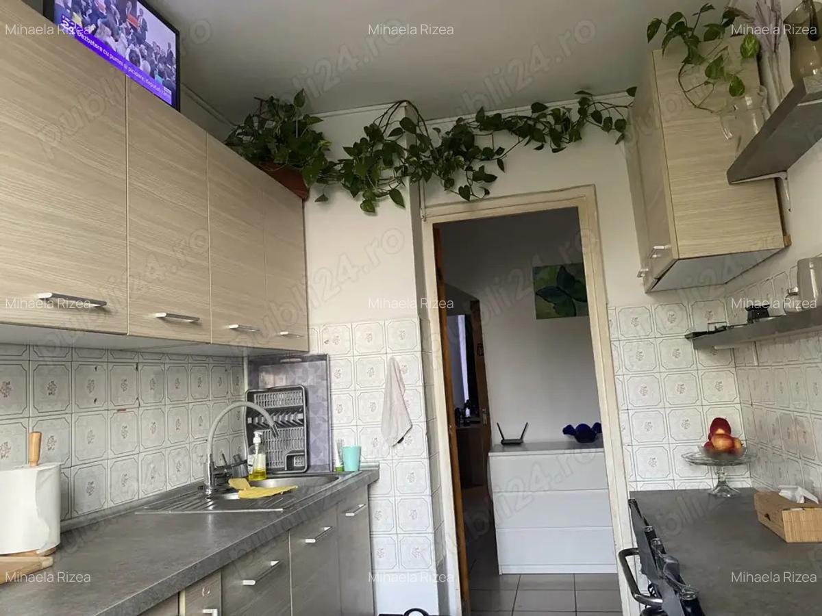 Proprietar, inchiriez apartament 3 camere - 8