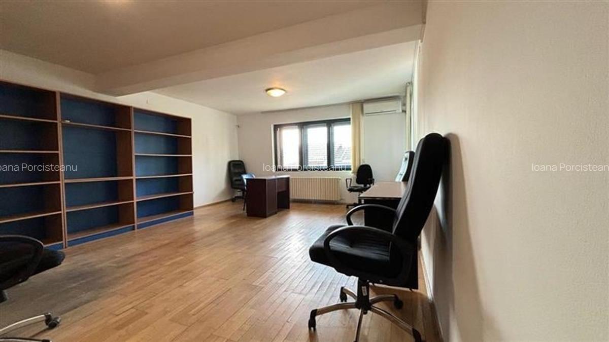 Apartament cu 4 camere semidecomandat în 1 Mai - 2