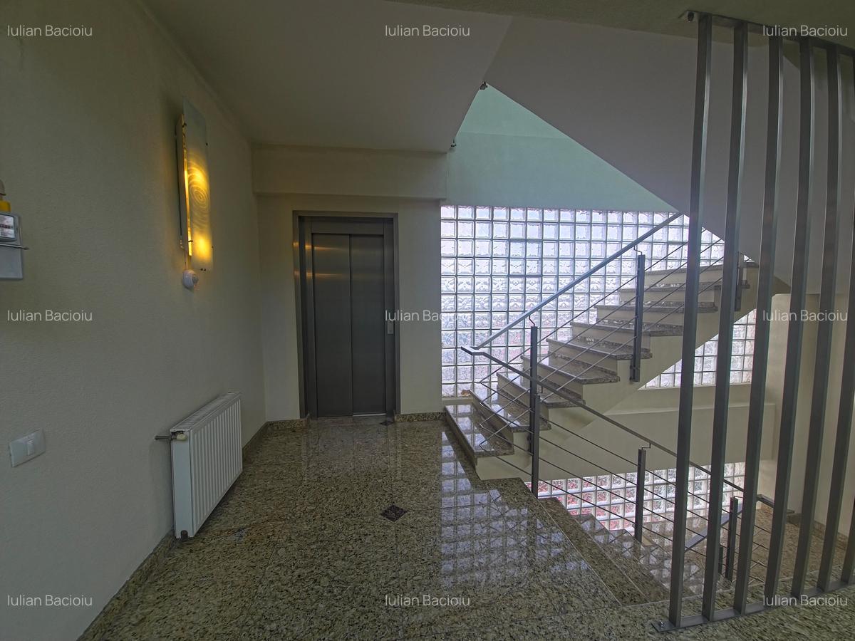 Apartament 3 camere 2 bai lux parcare subterana termen lung zona KM 5 - 4