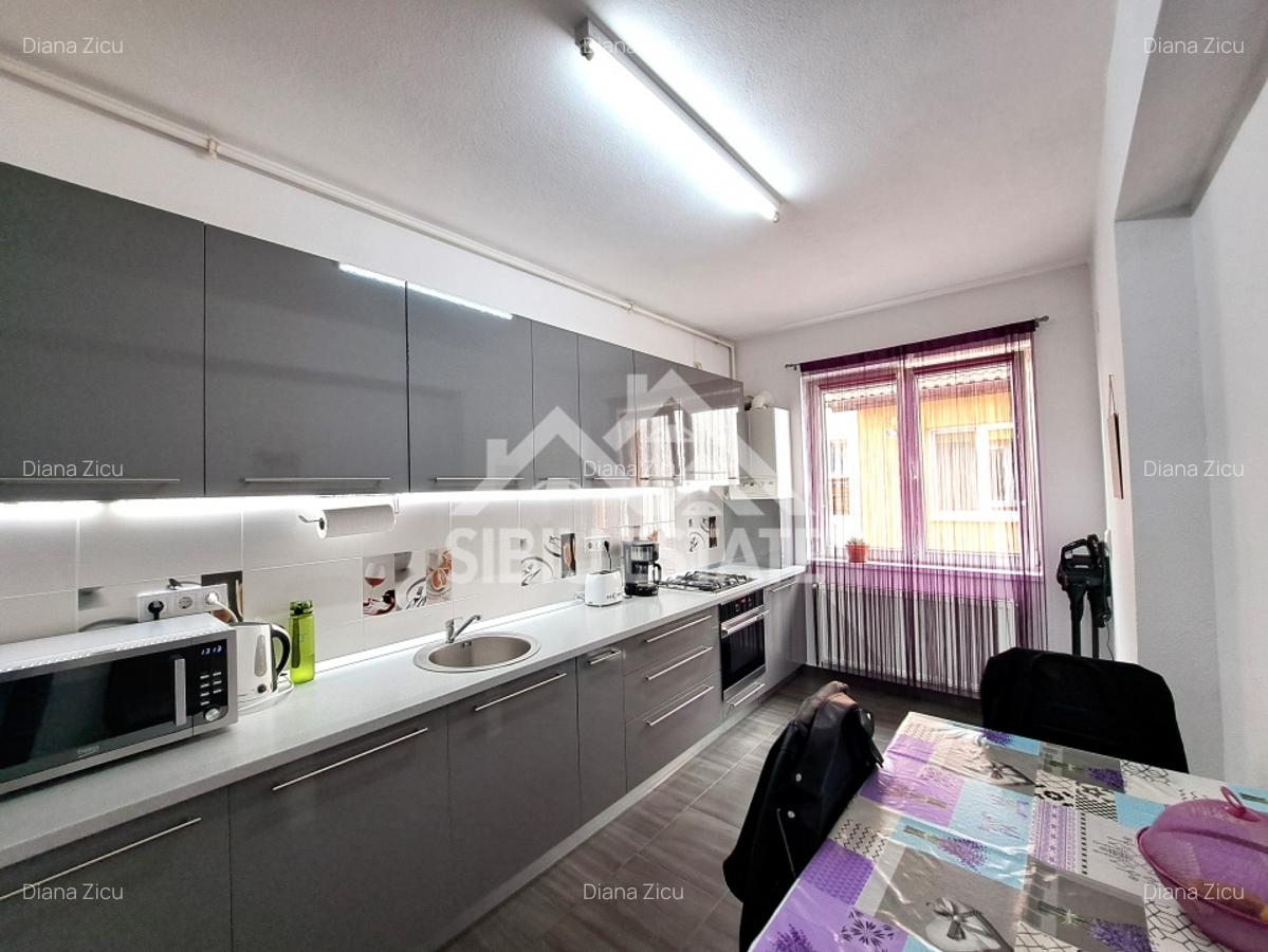 Apartament 3 camere 2 bai, Selimbar Brana  2 parcari - 4