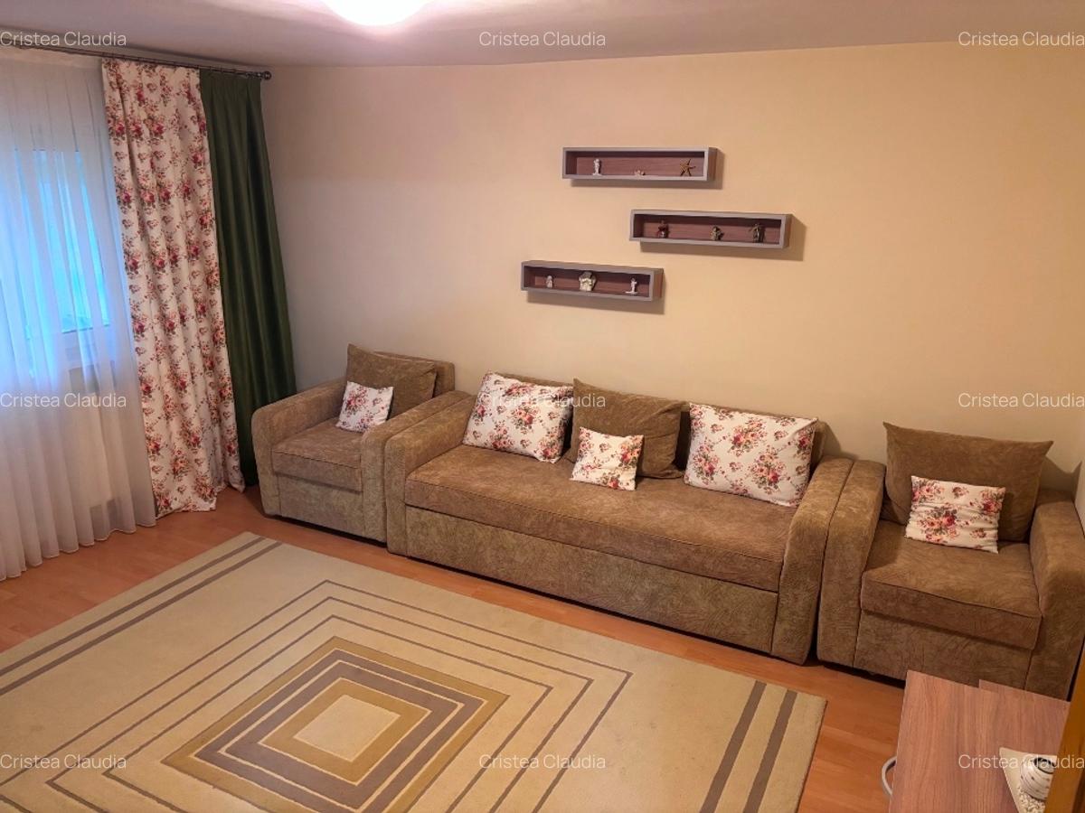 Vând apartament 3 camere Nufarul Oradea - 1