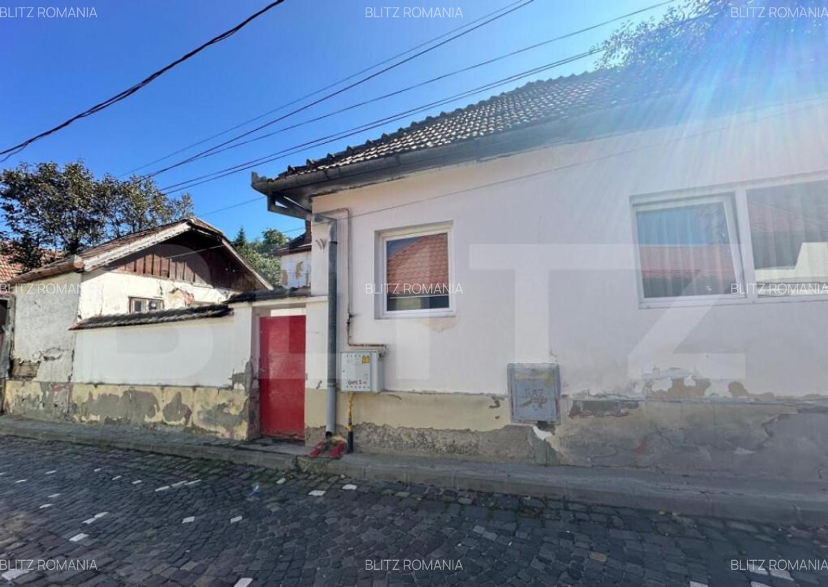 Casa individuala de vanzare, cu anexa si curte, zona Schei - 11