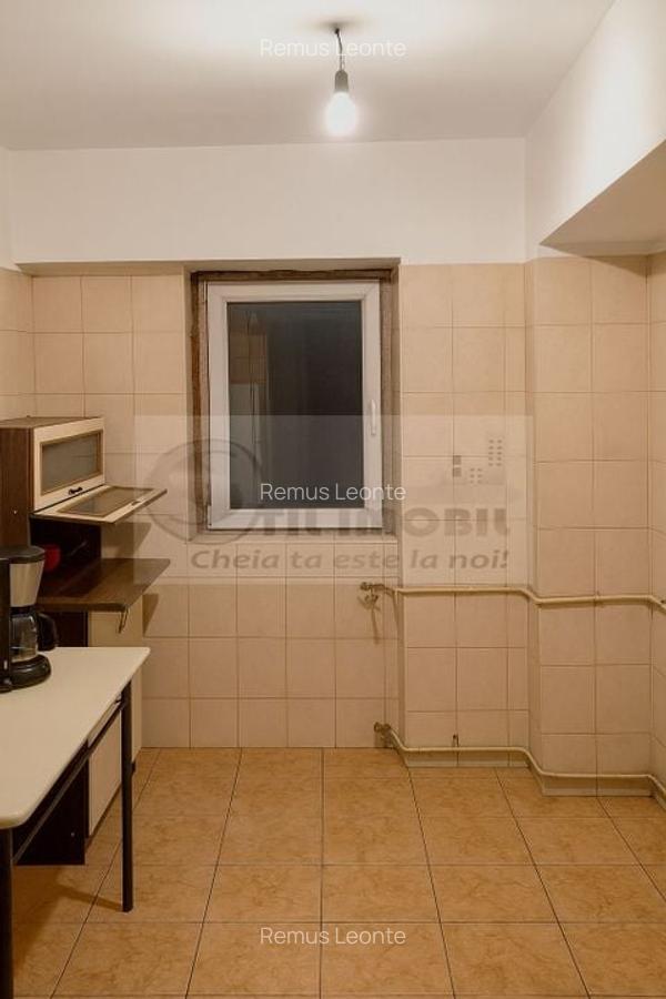 Apartament 4 camere semidecomandat, 98 mp,  etaj 3/8, Gara - Carrefour - 3