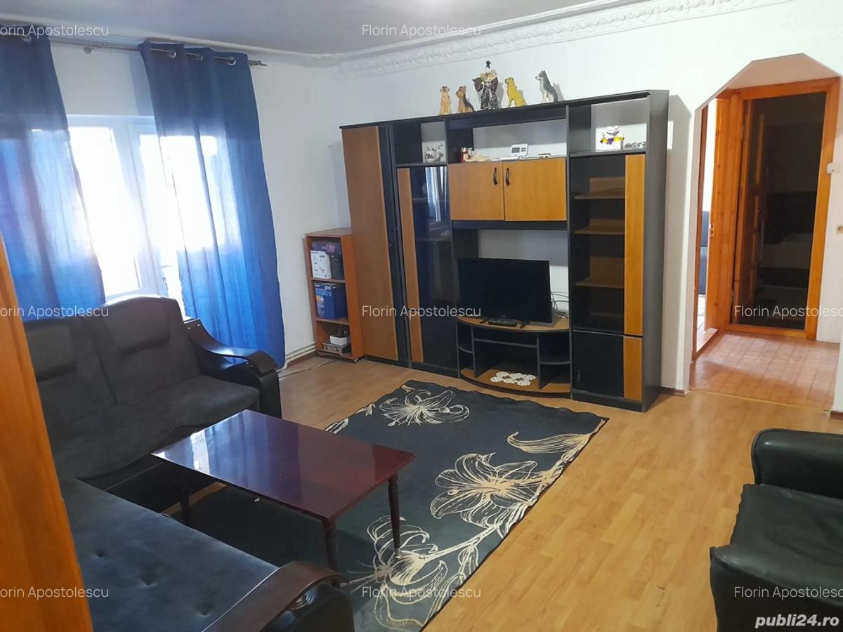 Inchiriez apartament doua camere micro 14 - 2