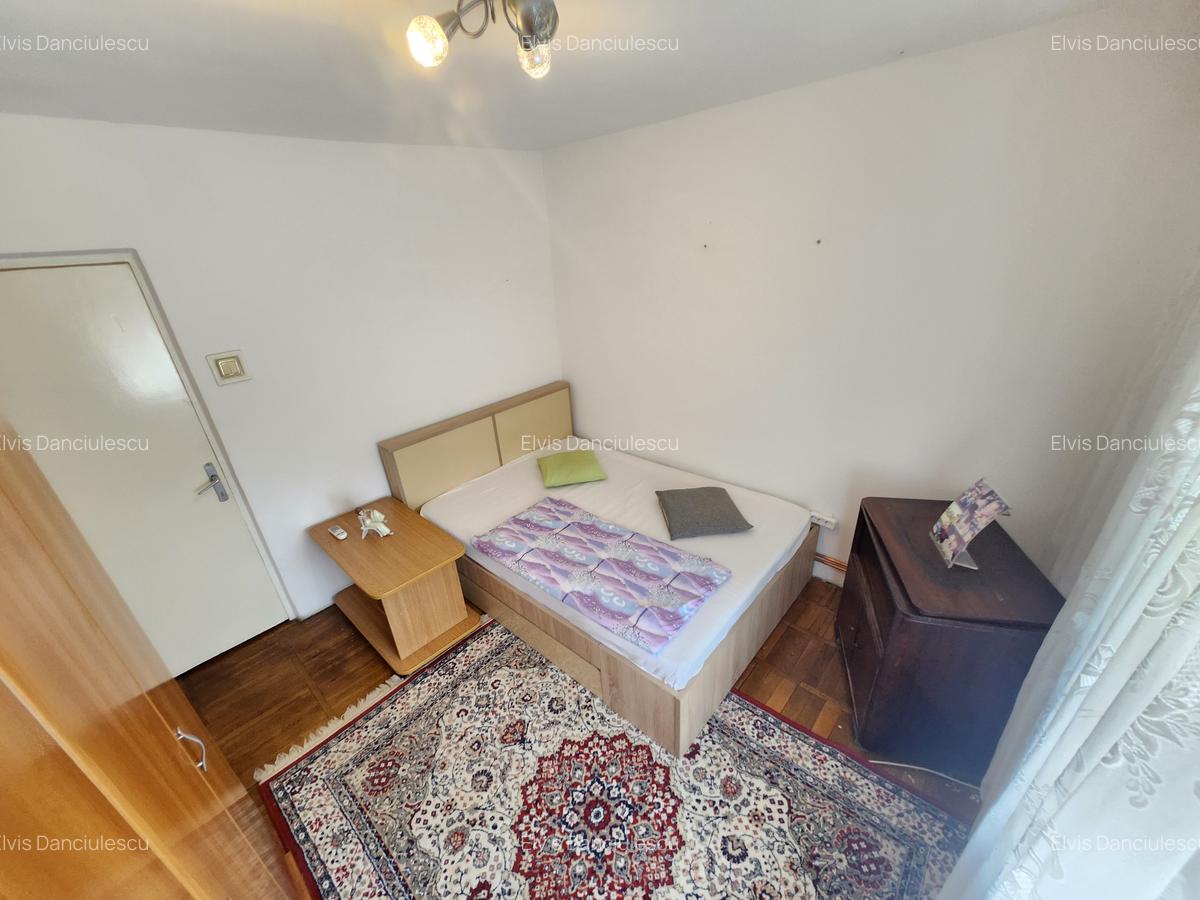 3 Cam - Spitalul Judetean-Mobilat--Utilat-Centrala -53Mp-95000 Euro-Negociabil - 9