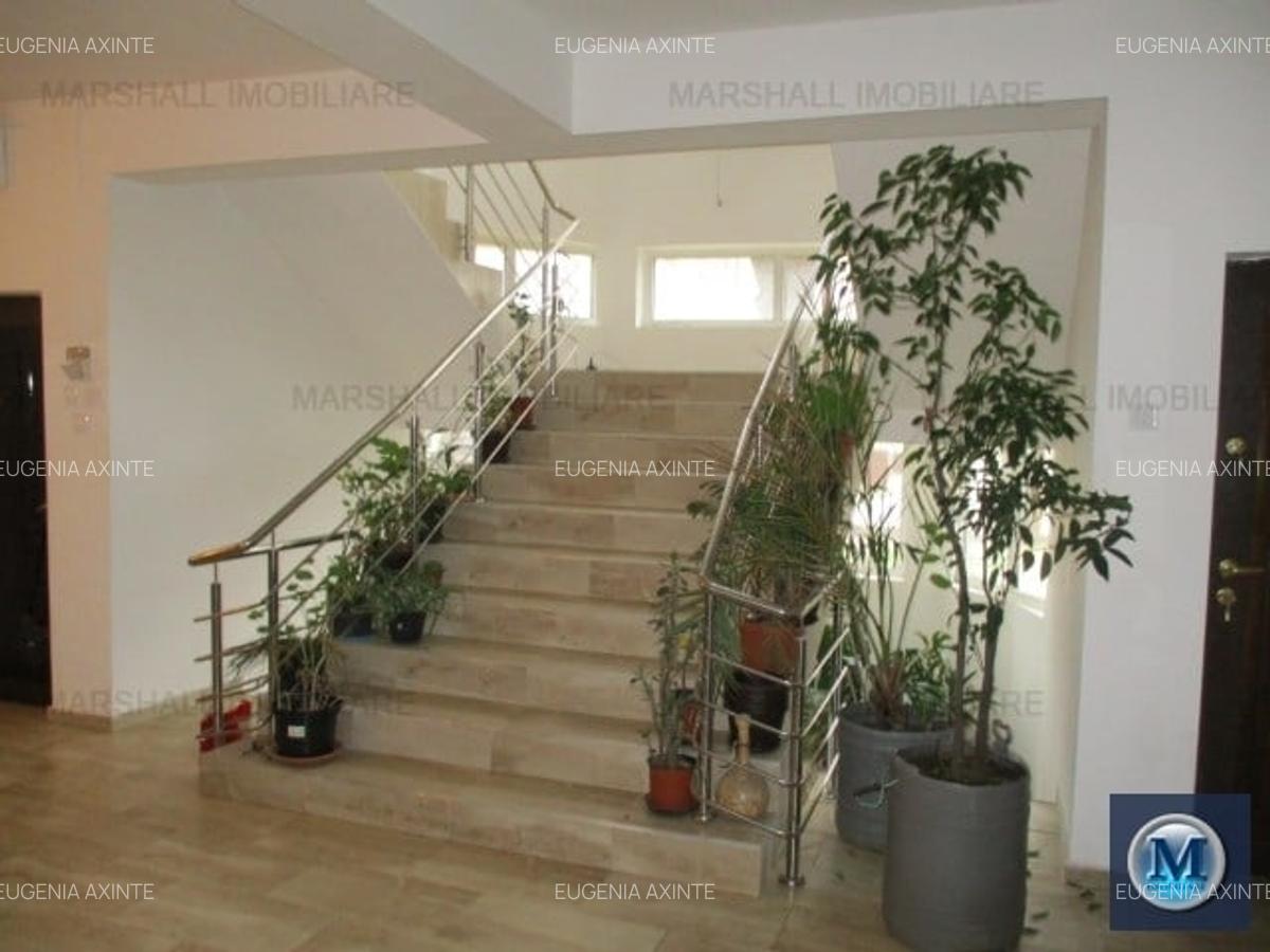 Casă cu 6 camere în Central - 1