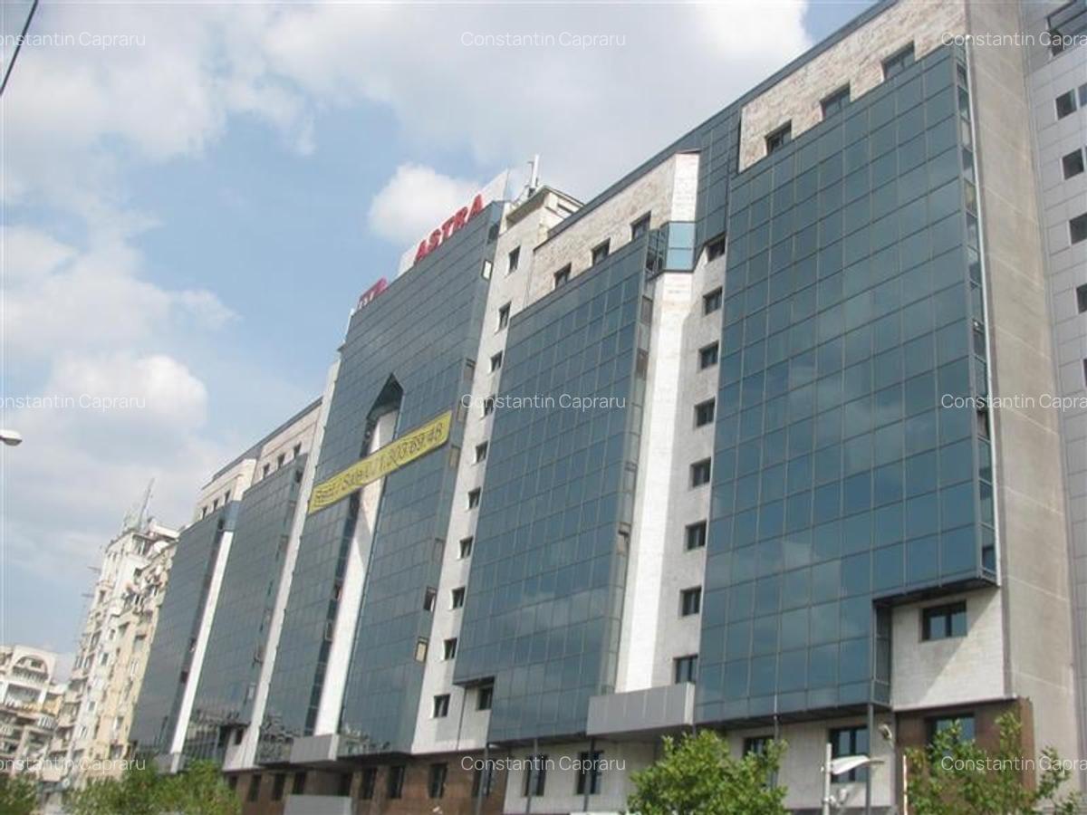 Inchiriere spatii comercial in cladire de birouri - 43 mp si 59 mp - 1