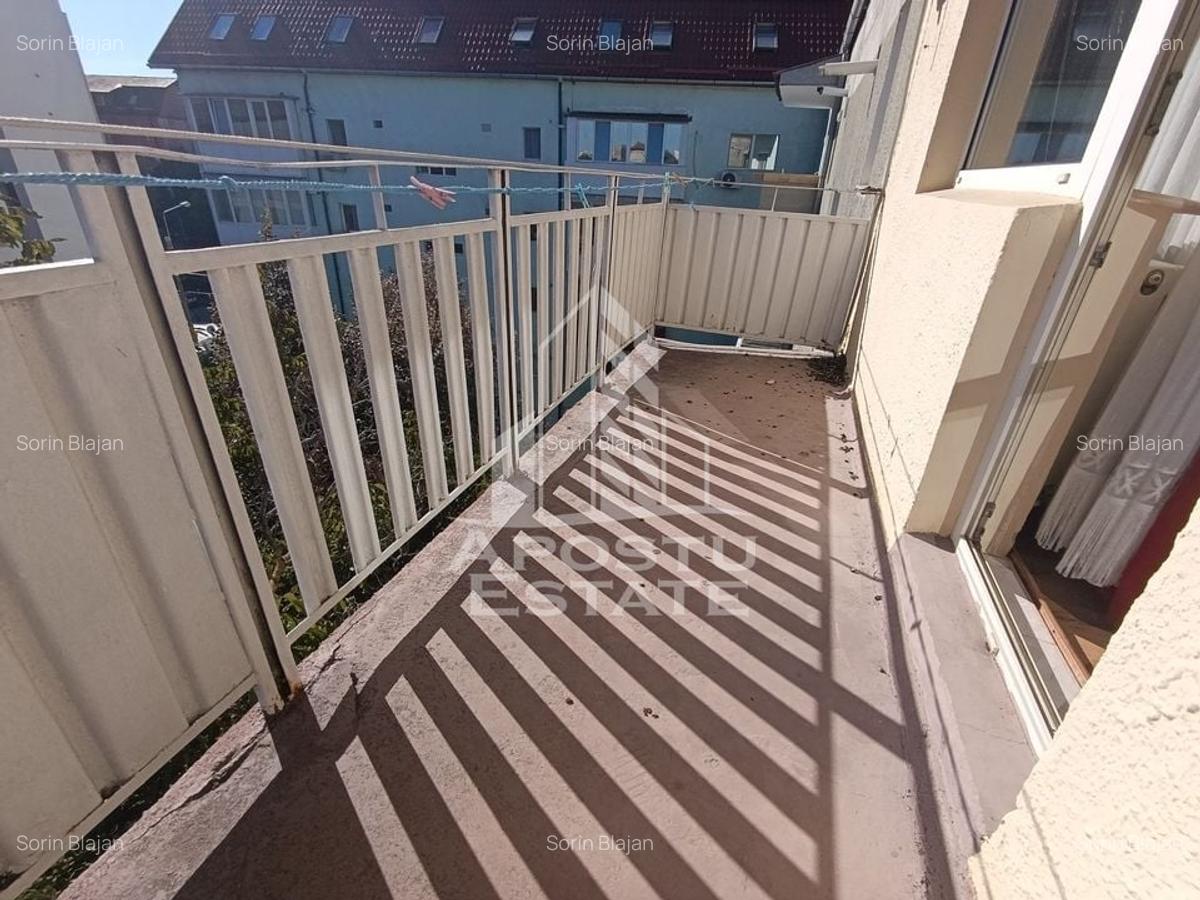Apartament 3 camere, 2 balcoane, 2 bai, Bd.Dambovita. COMISION 0% - 10