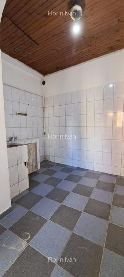 Tineretului, 350 m metrou, casa 2 camere + curte, pretabila investitie - 10