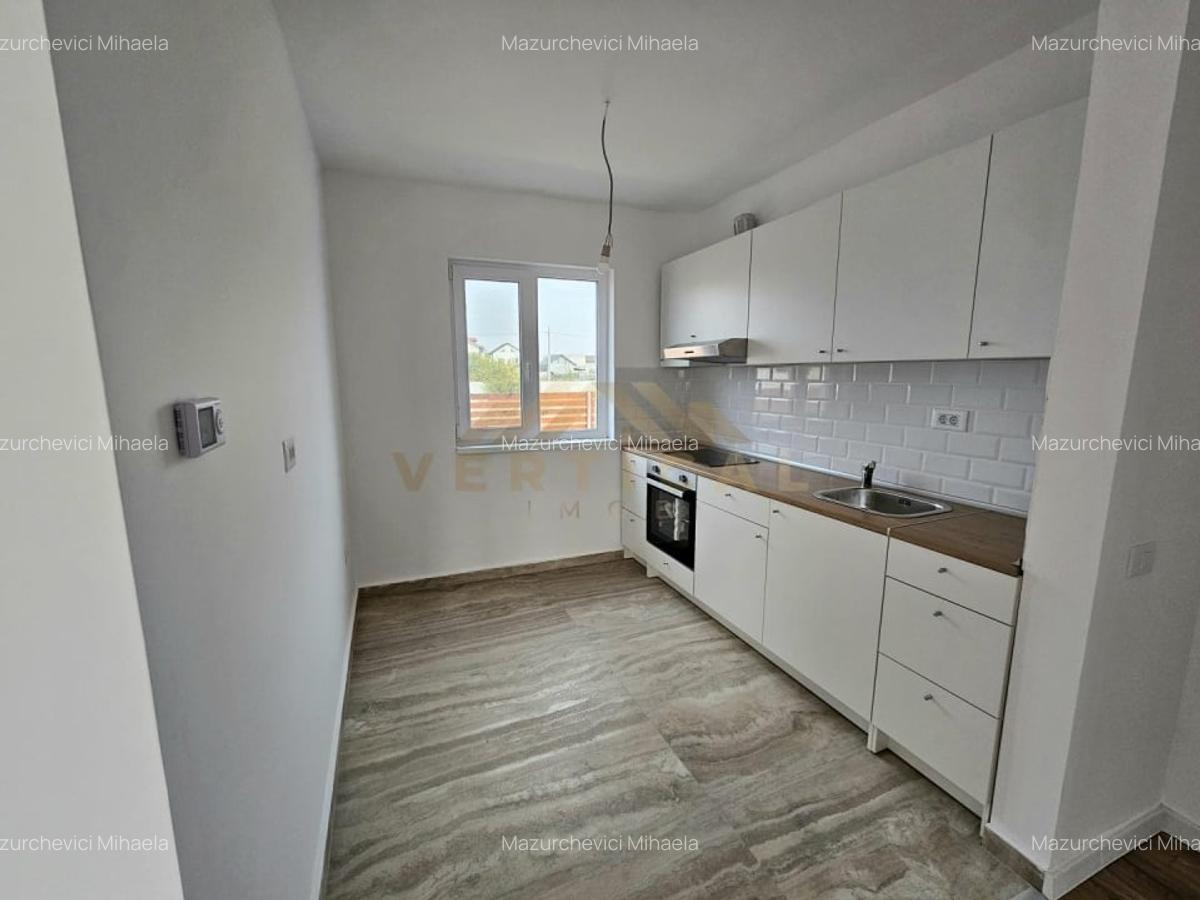 Casă cu 3 camere în Berceni - 2