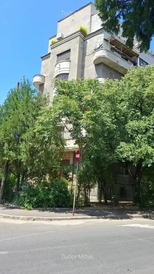 Apartament cu 3 camere in Imobil Interbelic - 1