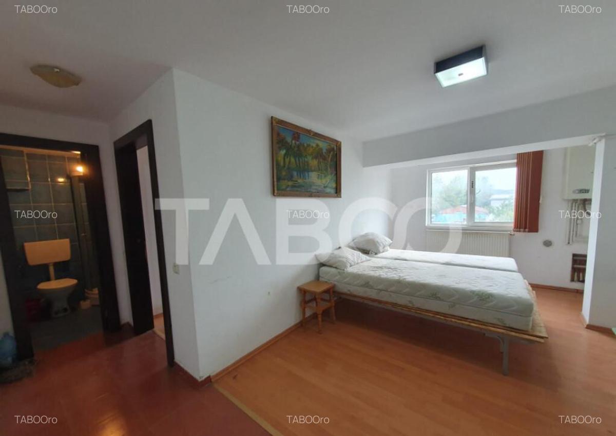 Apartament 2 camere decomandat zona Negoiu etaj 1 38 mp - 1