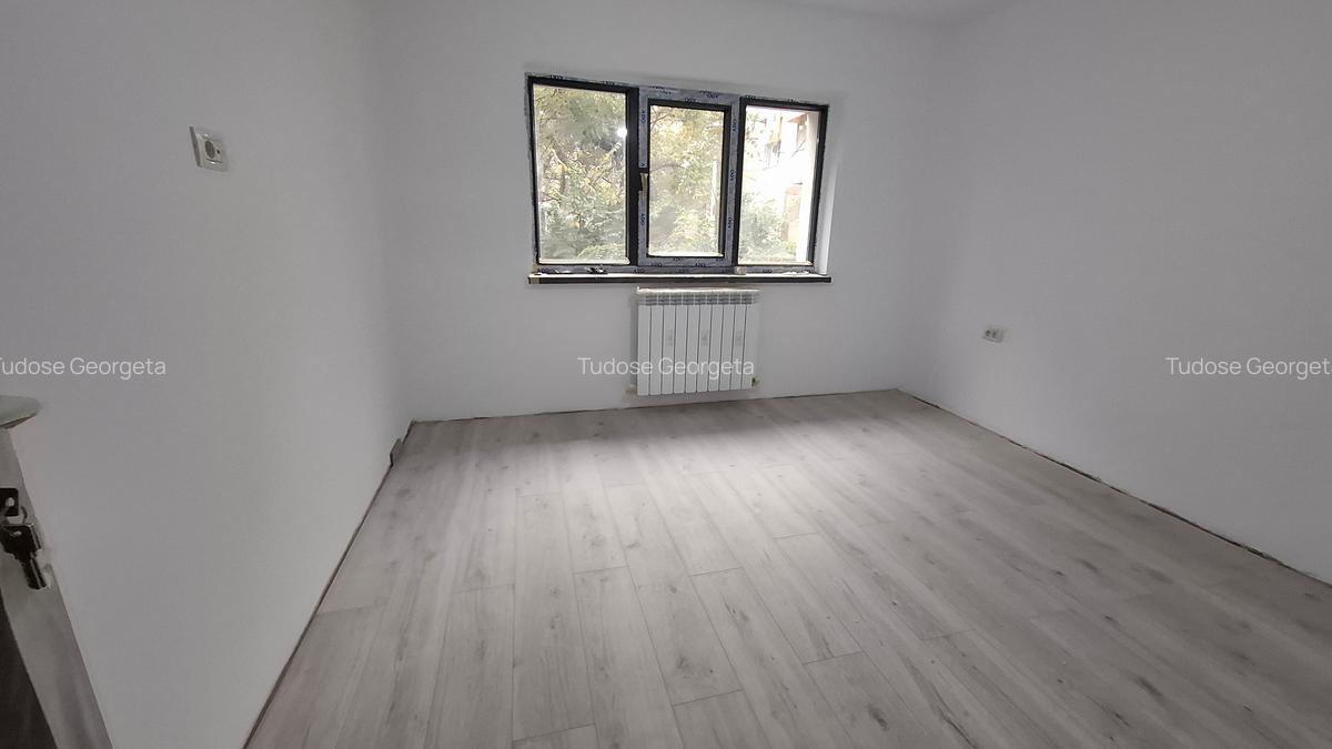 Dacia - ap 3 cam , parter/4 , dec, Suprafata 68,1 mp - 3