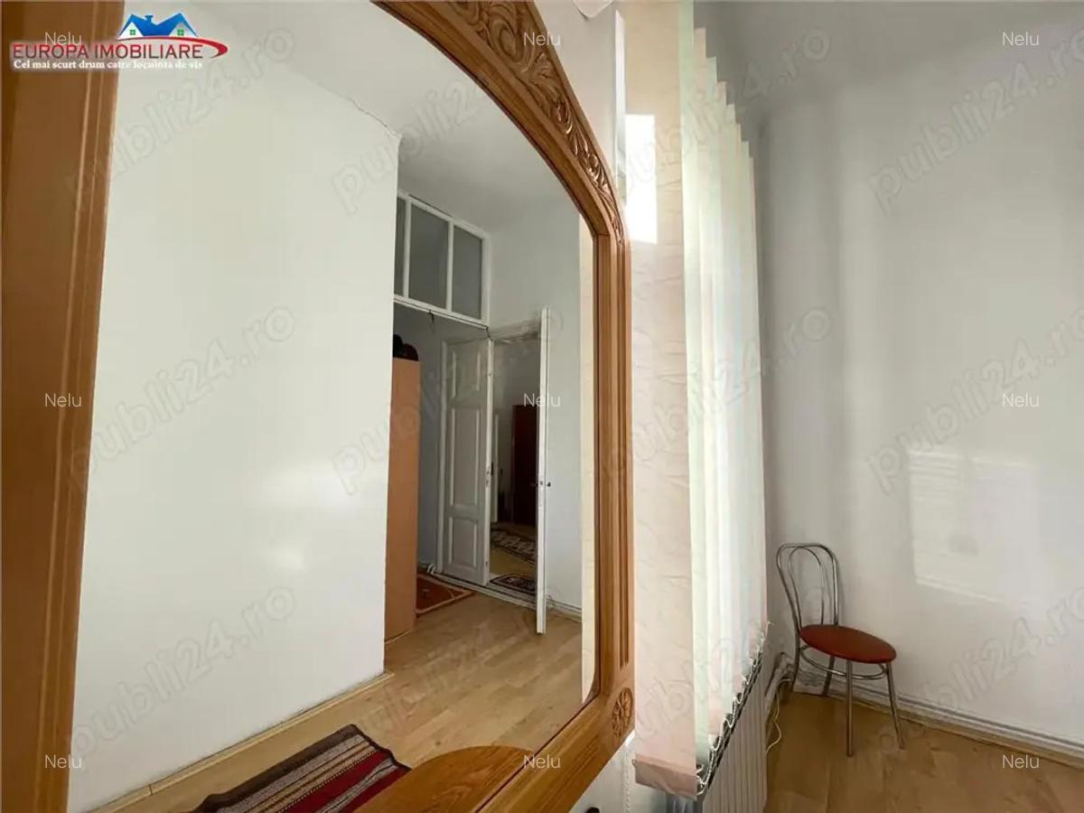 Vand casa oras Tulcea, zona ultracentrala - 5