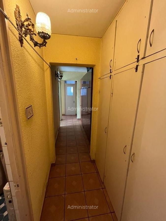 Apartament 3 camere decomandat Poarta 6 - 9