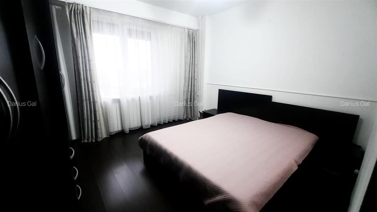 Apartament cu 3 camere decomandat în Rogerius - 4