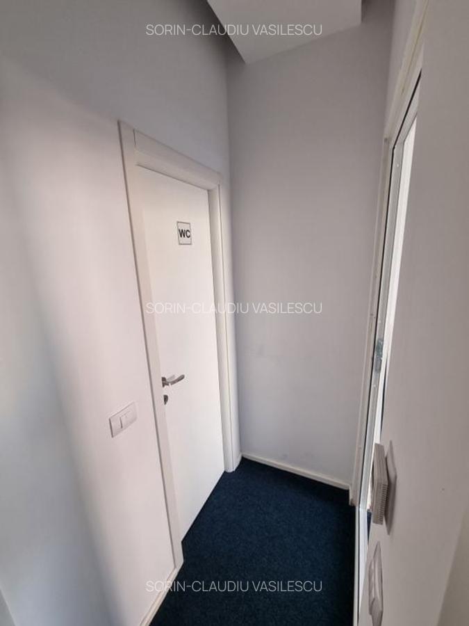 Poarta 6-spatiu comercial finisat modern cu 2 intrari - 28
