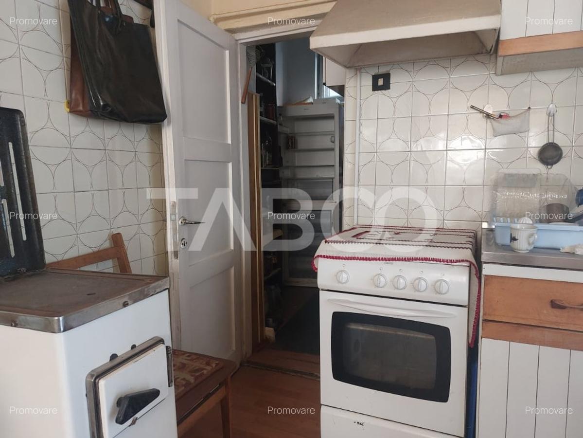 Casa 78 mpu curte proprie pretabila regim hotelier zona istorica Sibiu - 8