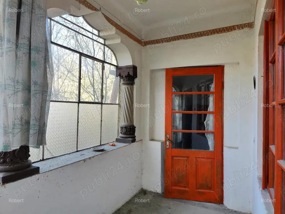 Casa brancoveneasca + teren generos - Pucioasa, zona Patrana ideal pentru renovare sau constructie - 6